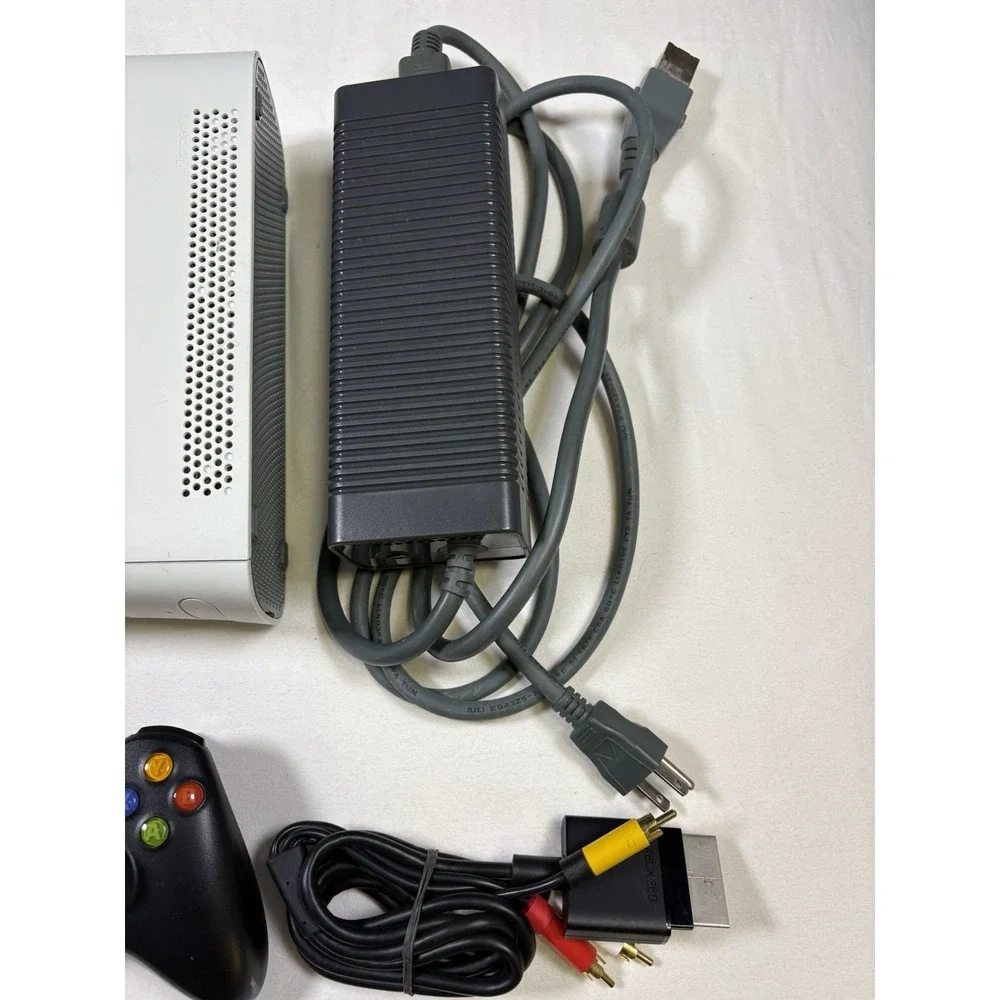 Xbox 360 Console HDD Bundle 2 Controllers Halo Reach‎ Batman Arkham COD 7 Games